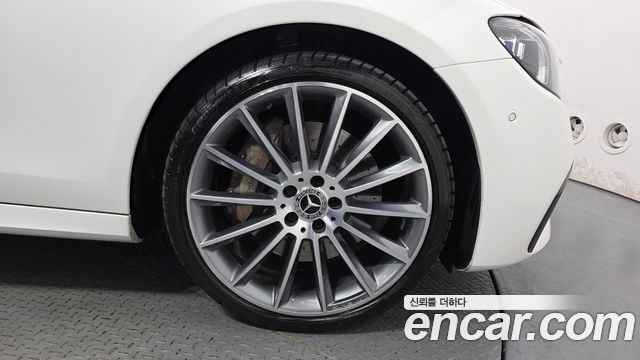 Mercedes-Benz E-Class (W213) E350 4MATIC AMG Line 2022 — фото 21