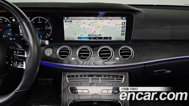 Mercedes-Benz E-Class (W213) E220d 4MATIC AMG Line 2021 — фото 13