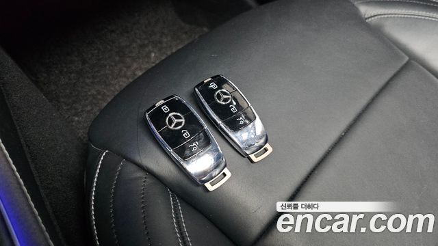 Mercedes-Benz E-Class (W213) E220d 4MATIC AMG Line 2021 — фото 16