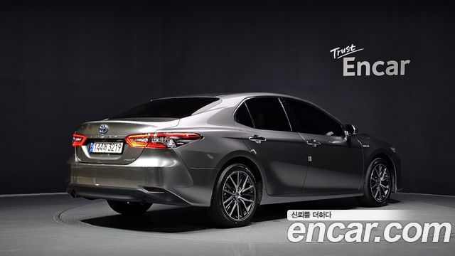 Toyota Camry (XV70) 2.5 XLE Hybrid 2023 — фото 2