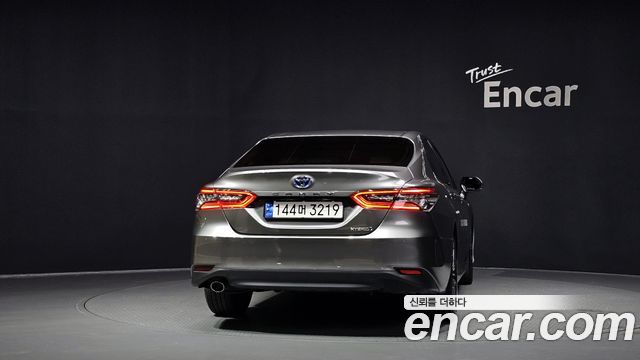 Toyota Camry (XV70) 2.5 XLE Hybrid 2023 — фото 4