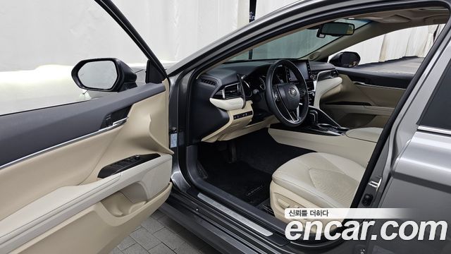 Toyota Camry (XV70) 2.5 XLE Hybrid 2023 — фото 10
