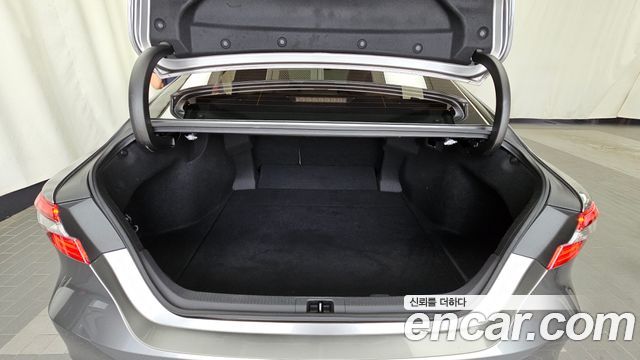 Toyota Camry (XV70) 2.5 XLE Hybrid 2023 — фото 20
