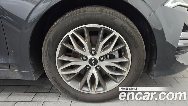 Kia K5 (III) 2.0 Prestige 2023 — фото 21