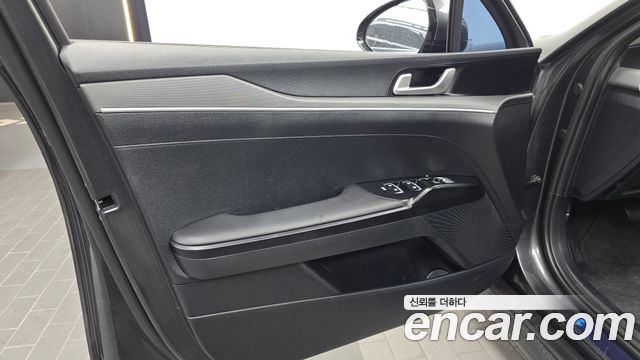 Kia K5 (III) 2.0 Prestige 2023 — фото 24