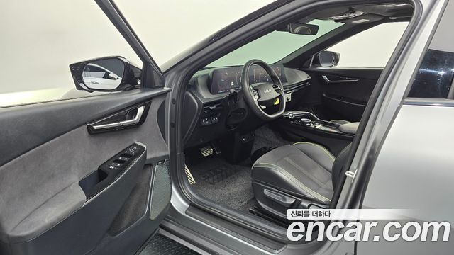 Kia EV6 GT 4WD 2023 — фото 10