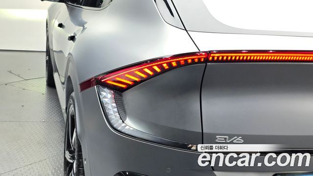 Kia EV6 GT 4WD 2023 — фото 23
