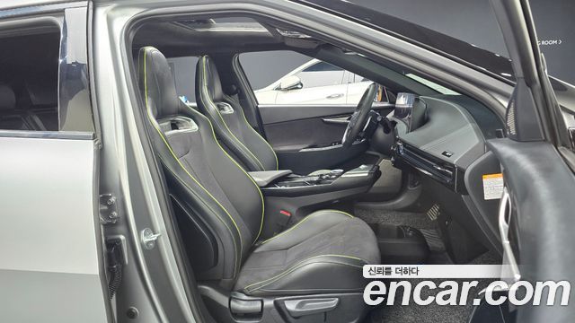 Kia EV6 GT 4WD 2023 — фото 26