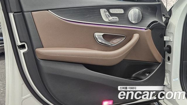 Mercedes-Benz E-Class (W213) E300 4MATIC Avnatgarde 2019 — фото 16