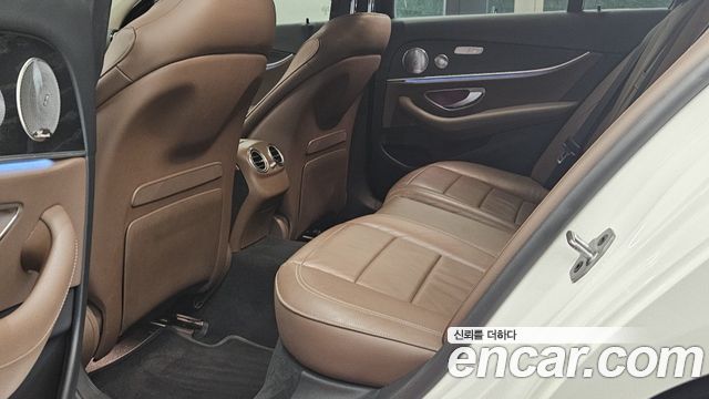 Mercedes-Benz E-Class (W213) E300 4MATIC Avnatgarde 2019 — фото 17