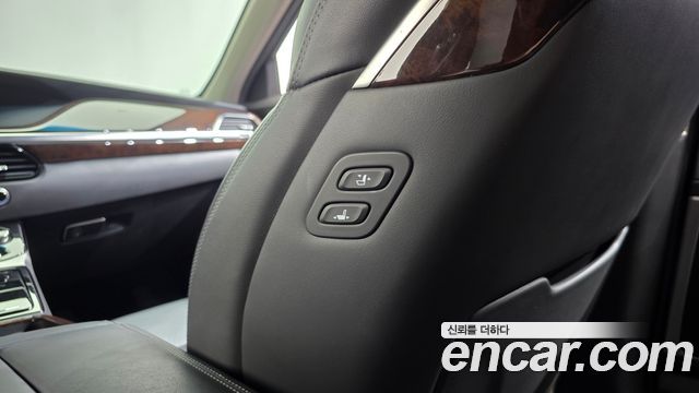 Genesis EQ900 3.3 T-GDI AWD Premiun Luxury 2018 — фото 30