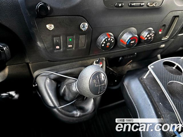 Renault Korea Master 2.3 Van S 2019 — фото 17
