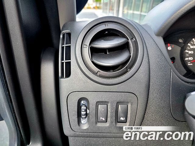 Renault Korea Master 2.3 Van S 2019 — фото 19