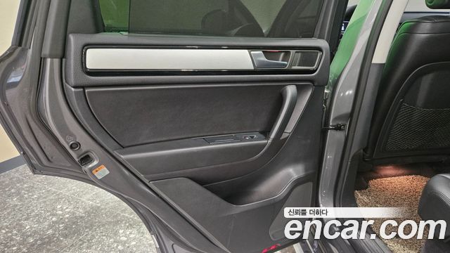Volkswagen Touareg V6 3.0 TDI Bluemotion 7P5 2014 — фото 18