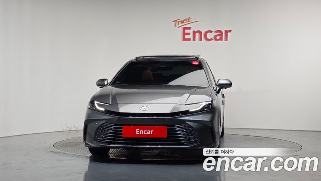 Toyota Camry (XV80) 2.5 XLE Premium Hybrid 2025 — фото 3