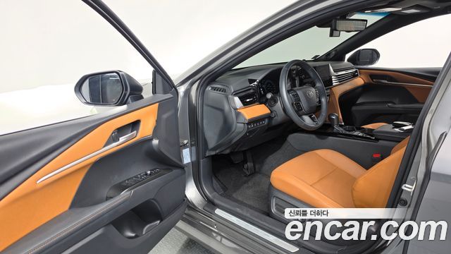Toyota Camry (XV80) 2.5 XLE Premium Hybrid 2025 — фото 10