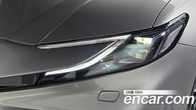Toyota Camry (XV80) 2.5 XLE Premium Hybrid 2025 — фото 28