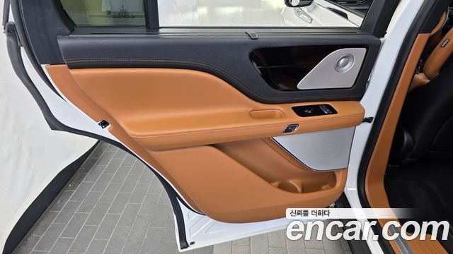 Lincoln Aviator (II) 3.0 Black Label AWD 2022 — фото 25