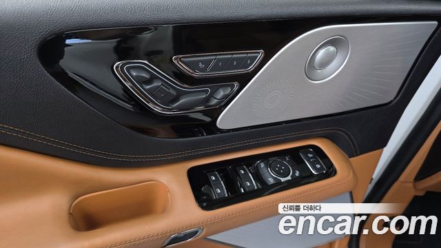 Lincoln Aviator (II) 3.0 Black Label AWD 2022 — фото 29