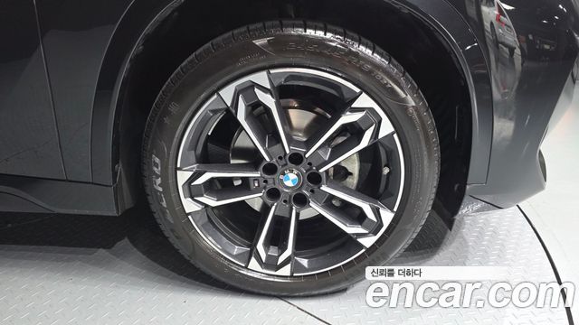 BMW X1 (U11) xDrive 20i M Sport 2025 — фото 21