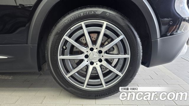 Mercedes-Benz GLB-Class (X247) AMG GLB35 4MATIC 2023 — фото 21