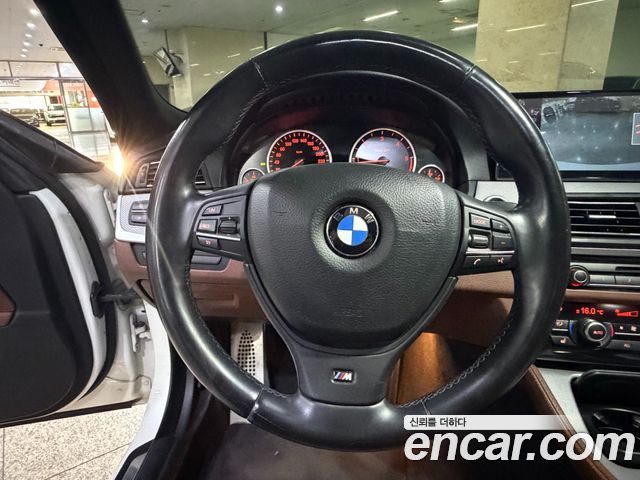 BMW 5 Series (F10) 525d xDrive M Sport Touring 2012 — фото 10