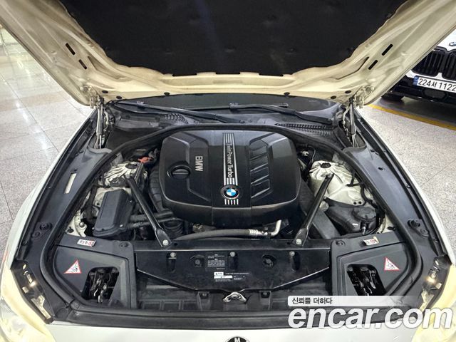 BMW 5 Series (F10) 525d xDrive M Sport Touring 2012 — фото 22