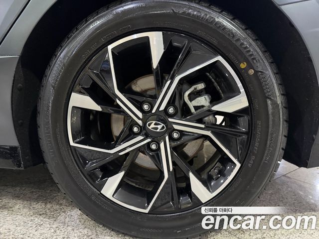 Hyundai Sonata The Edge (DN8) 1.6 Turbo Exclusive 2024 — фото 24