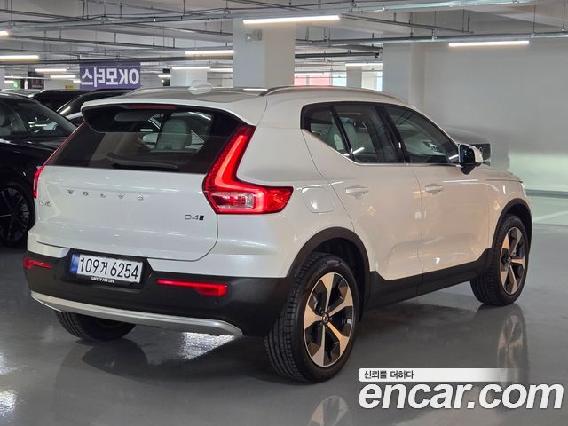 Volvo XC40 B4 Ultra Bright 2026 — фото 2