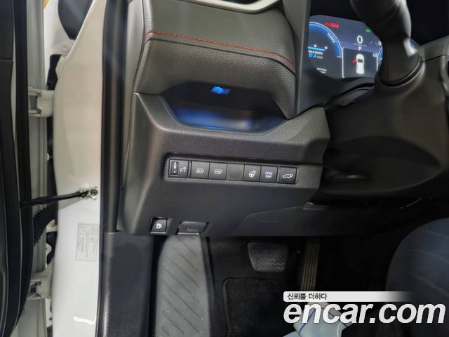 Toyota RAV4 (V) 2.5 4WD PHEV XSE 2025 — фото 9