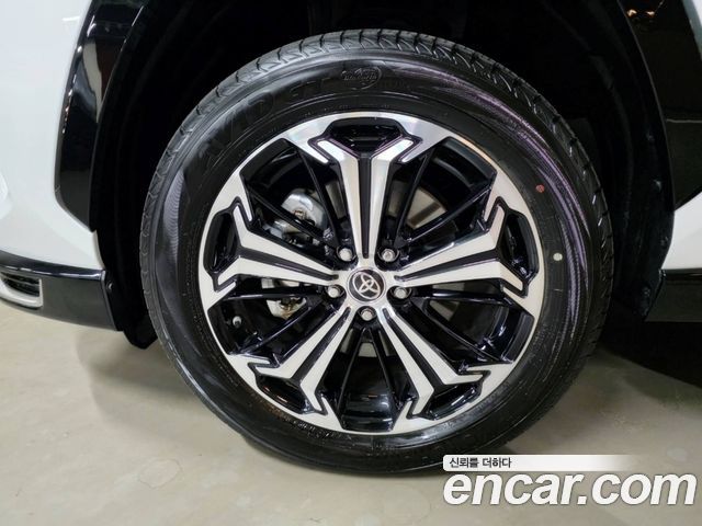 Toyota RAV4 (V) 2.5 4WD PHEV XSE 2025 — фото 19
