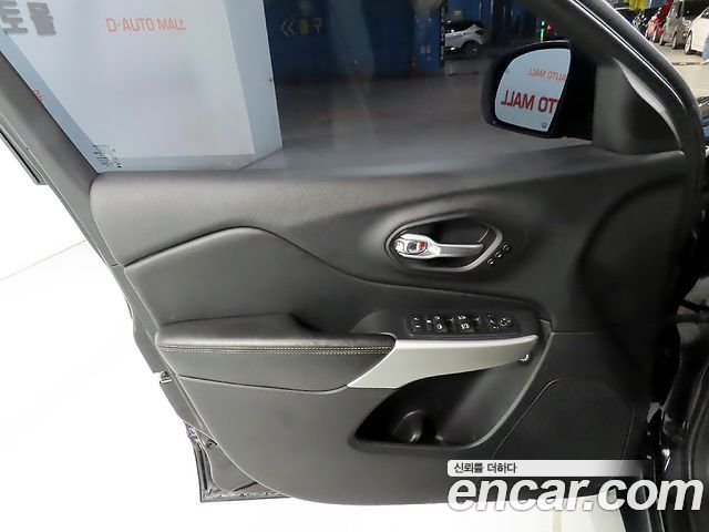 Jeep Cherokee (KL) 2.2 Diesel Limited 4WD 2017 — фото 18