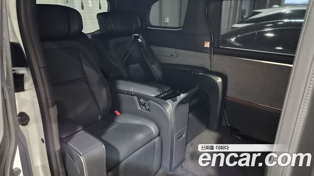 Lexus LM (II) 500h Royal 2025 — фото 16