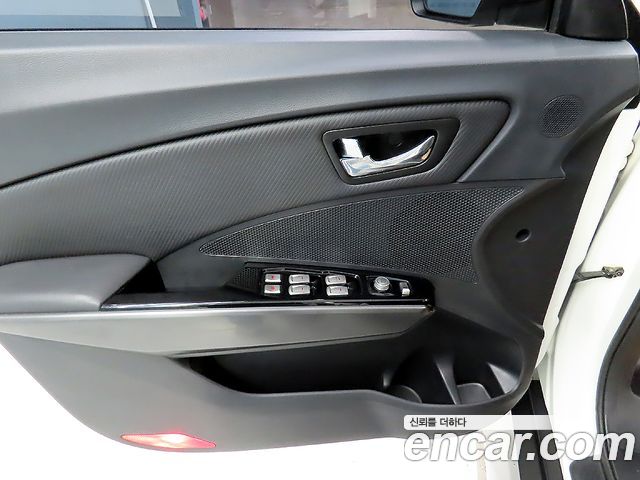 KG Mobility (SsangYong) Tivoli Diesel LX 2WD 2017 — фото 18