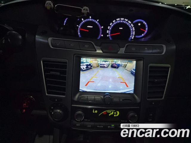 KG Mobility (SsangYong) Korando Turismo 4WD Outdoor Edition 9-seater 2016 — фото 15