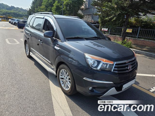 KG Mobility (SsangYong) Korando Turismo 4WD GT 11-seater