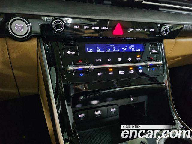Kia Carnival (IV) Gasoline 7-Seater Signature 2023 — фото 8