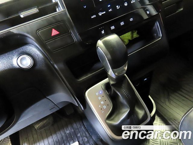 Hyundai Staria Cargo 3-Seater Modern 2022 — фото 16
