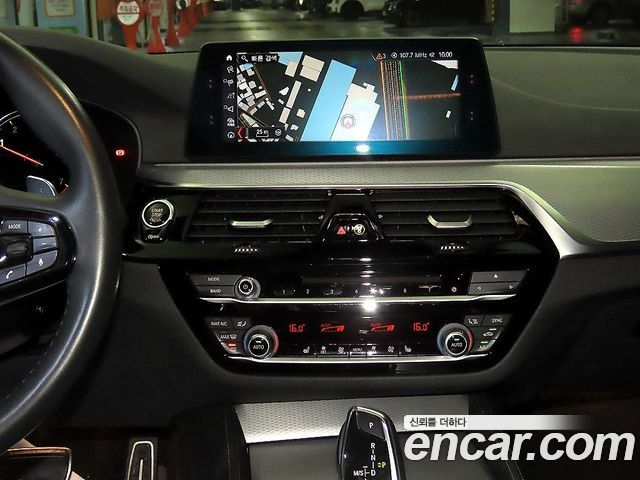 BMW 5 Series (G30) 530i xDrive M Sport Package 2018 — фото 15