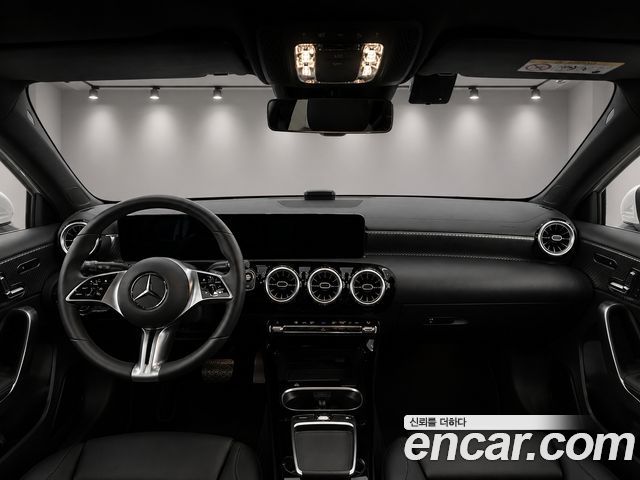 Mercedes-Benz A-Class (W177) A220 Hatchback 2025 — фото 5