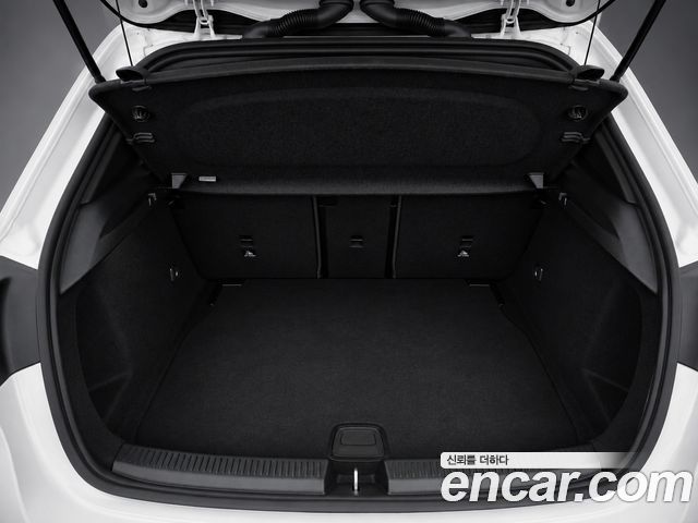 Mercedes-Benz A-Class (W177) A220 Hatchback 2025 — фото 15
