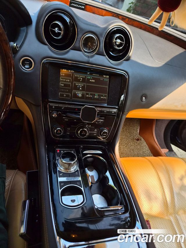 Jaguar XJ 3.0 SC Premium Luxury LWB X351 2014 — фото 8