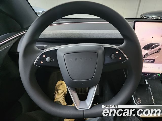 Tesla Model Y L Long Range AWD 2026 — фото 10