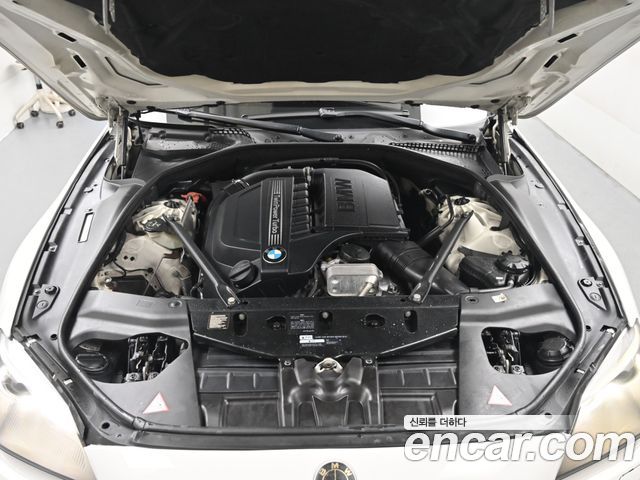 BMW 6 Series (F12) 640i Convertible 2012 — фото 6