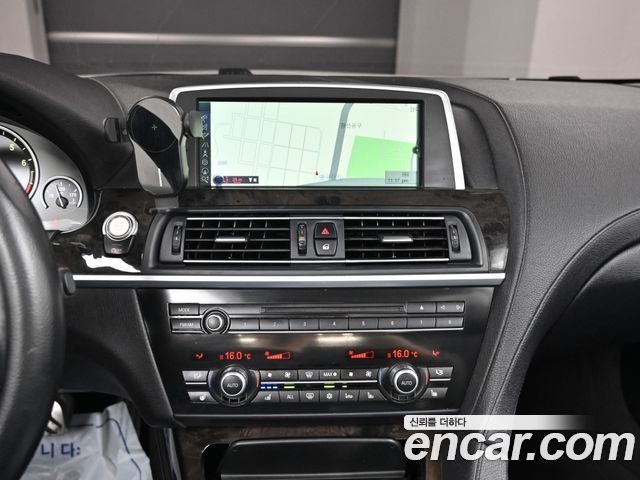 BMW 6 Series (F12) 640i Convertible 2012 — фото 18