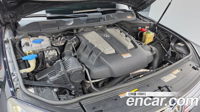 Volkswagen Touareg V6 3.0 TDI Bluemotion Premium 7P5 2015 — фото 6