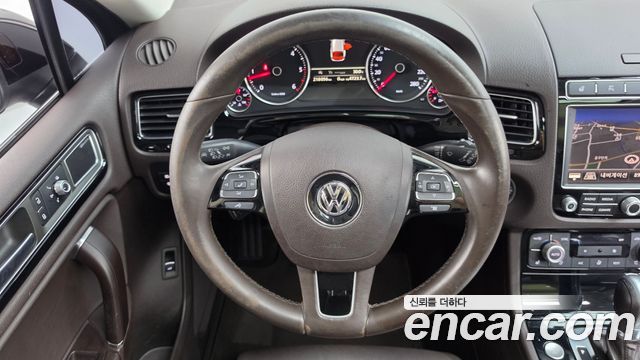 Volkswagen Touareg V6 3.0 TDI Bluemotion Premium 7P5 2015 — фото 13