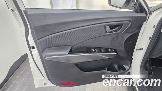 KG Mobility (SsangYong) Tivoli Air 1.5 A1 2WD 2022 — фото 24