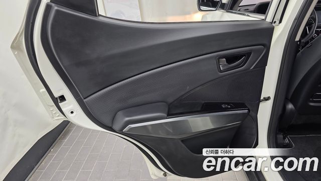 KG Mobility (SsangYong) Tivoli Air 1.5 A1 2WD 2022 — фото 25
