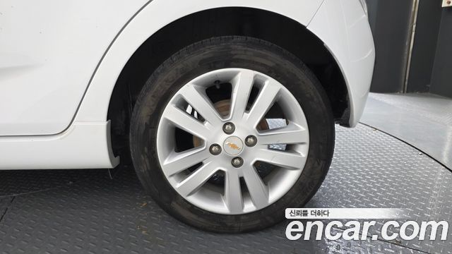 Chevrolet Spark Spark S LT 2014 — фото 21